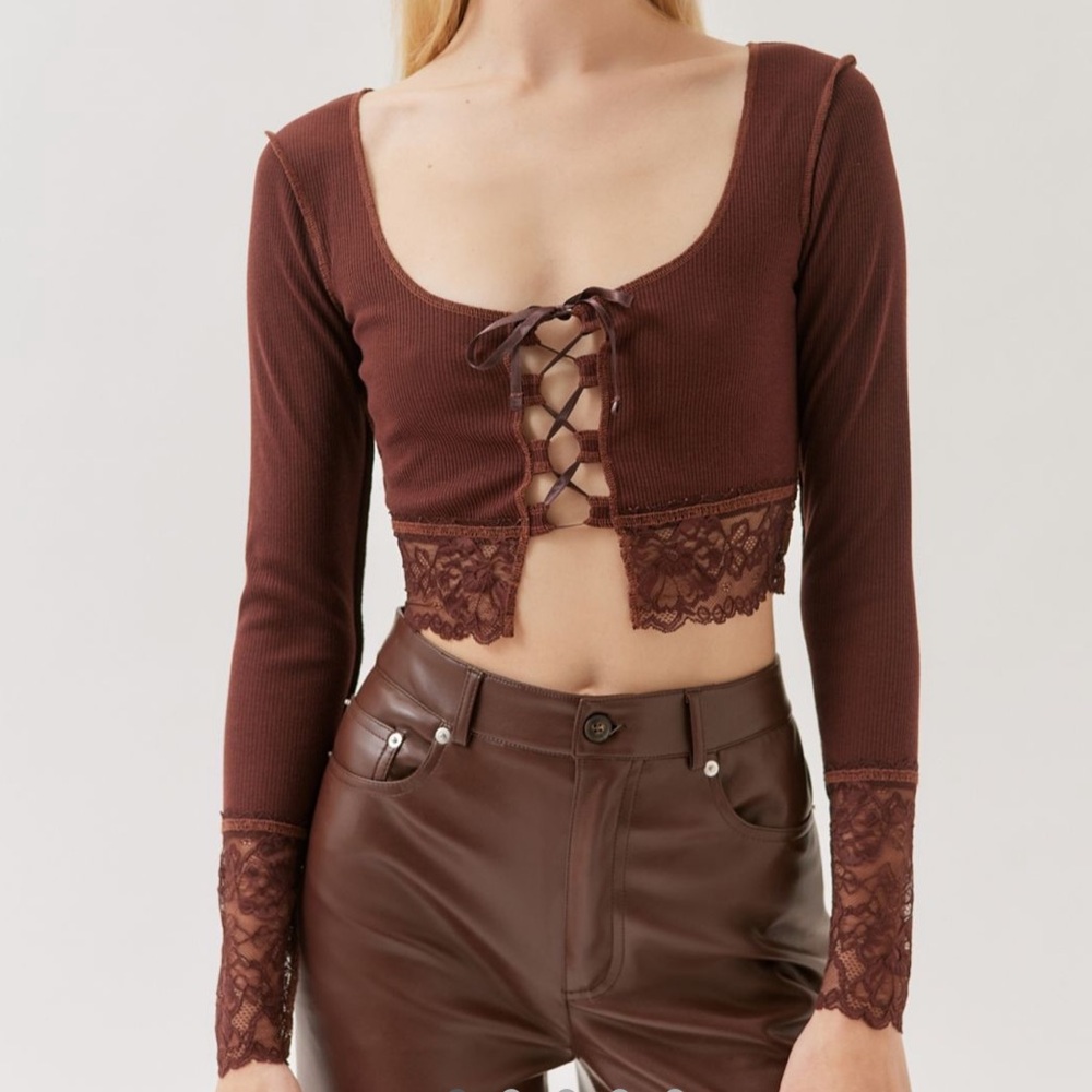 New with tags. Urban outfitters Brown lace trim long sleeve crop top